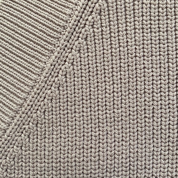 Aritzia Crevier Knit Sleeveless Sweater - Picture 4 of 5